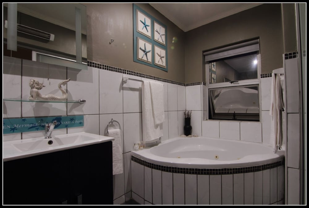 جناح فاخر بسرير كوين بغرفة نوم واحدة، Cocomo Guesthouse Spa And Conference Centre 2/2