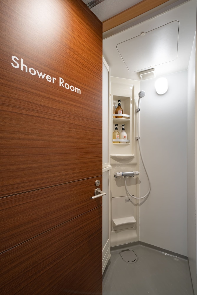 غرفة أساسية ثلاثية بسرير مزدوج مع أريكة، GRAND HOSTEL LDK Odori Park 2/2