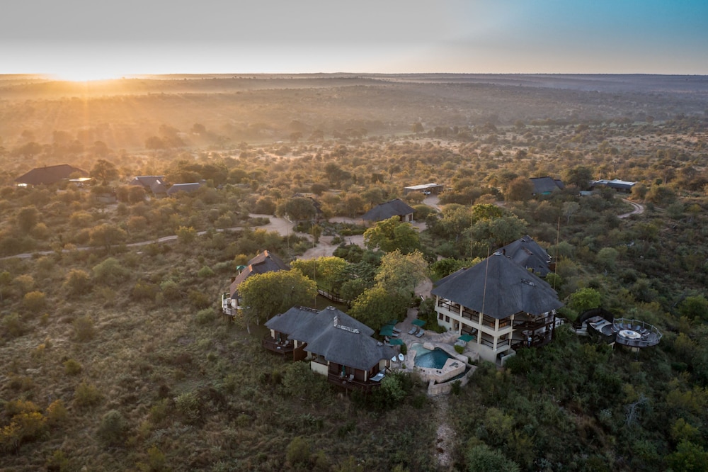 Makumu Private Game Lodge 45/50