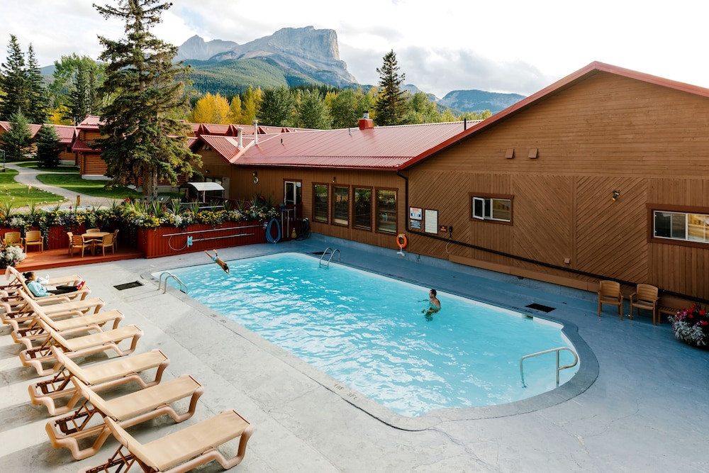 Miette Mountain Cabins 44/50