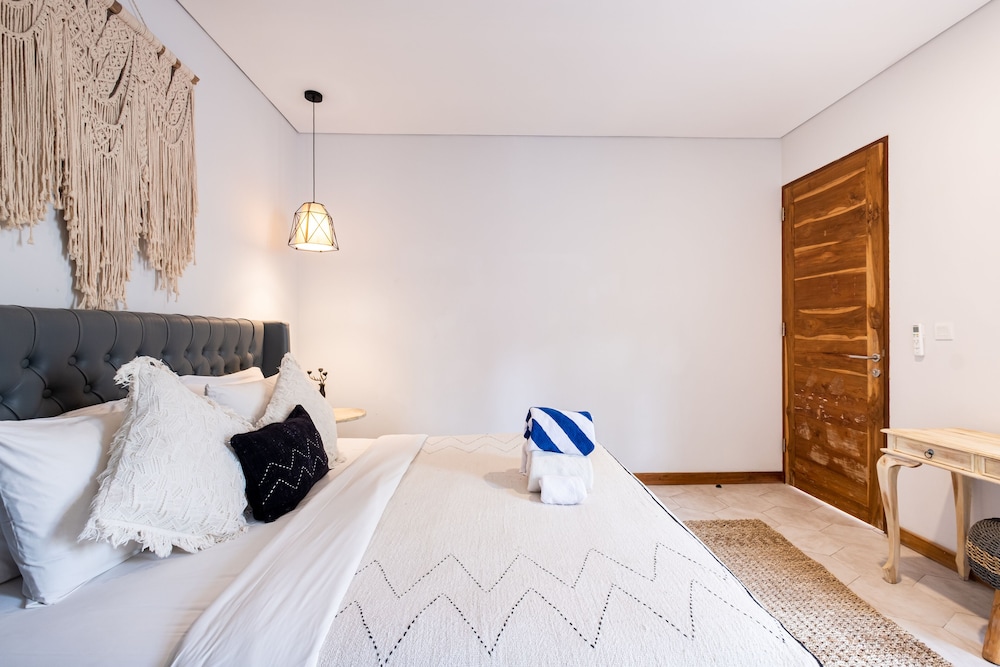 2 BEDROOMS, DELUXE, VILLA, POOL VIEW