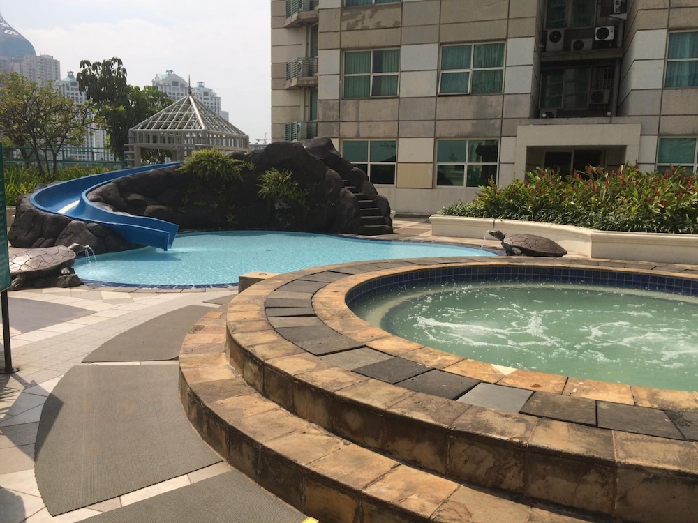 Batavia Apartments Hotel Service Residences 50/52
