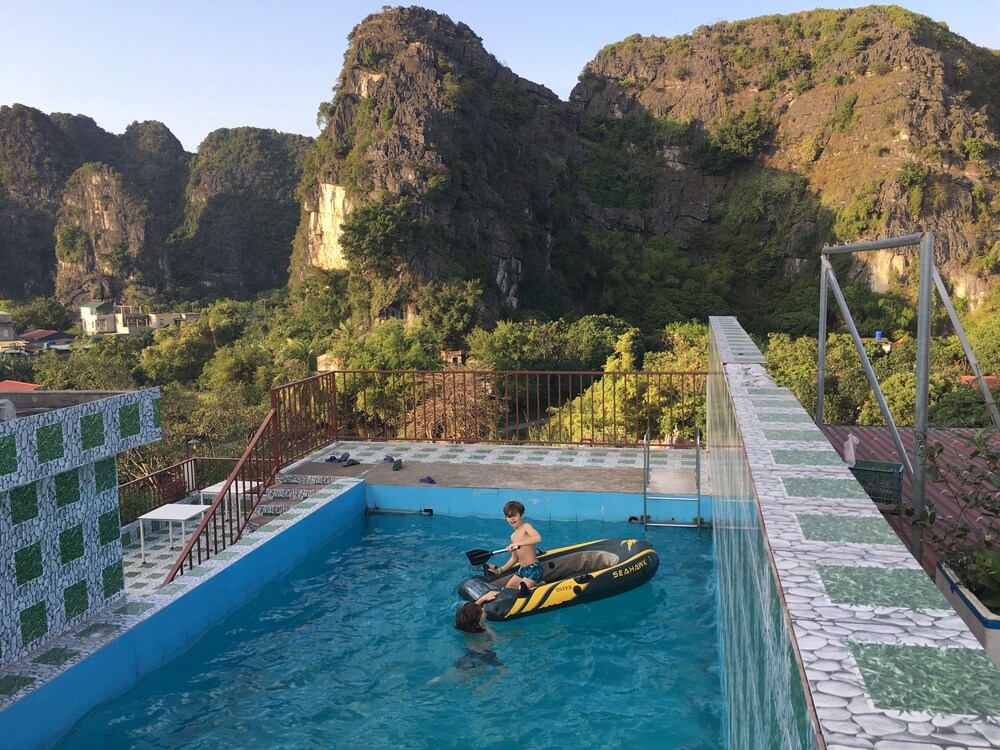 Limestone Boutique Hotel 75/76