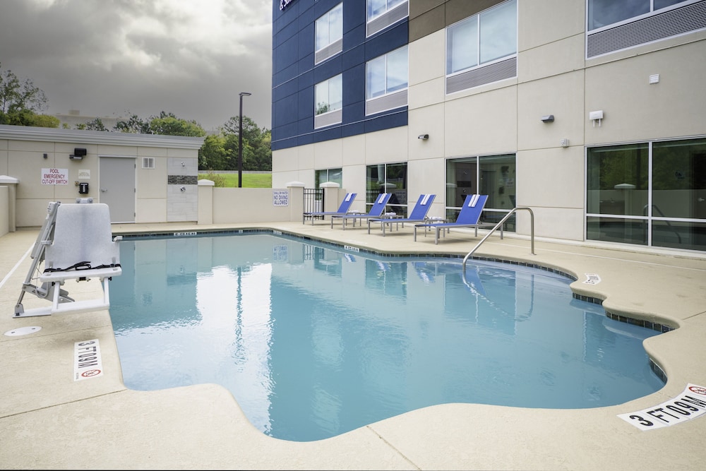 Holiday Inn Express Suites Rock Hill An Ihg Hotel 46/49