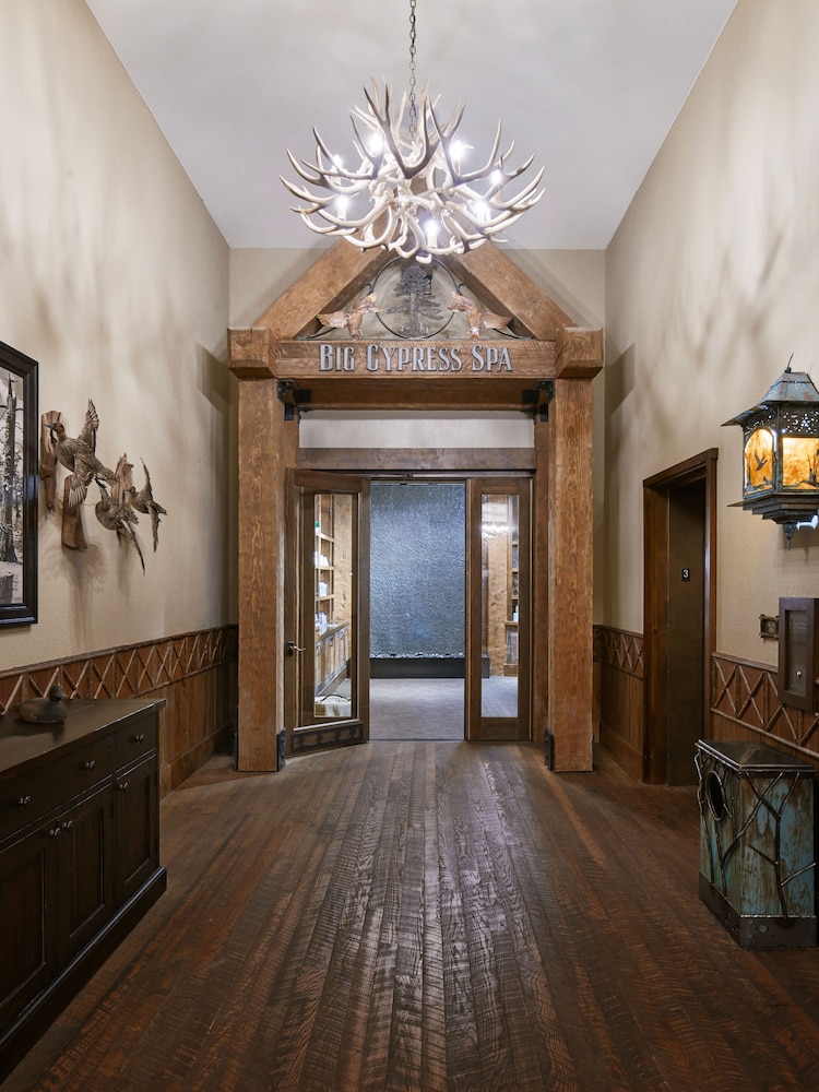 Big Cypress Lodge 8/50