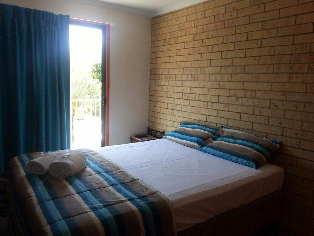 Coolum Budget Accommodation 18/34