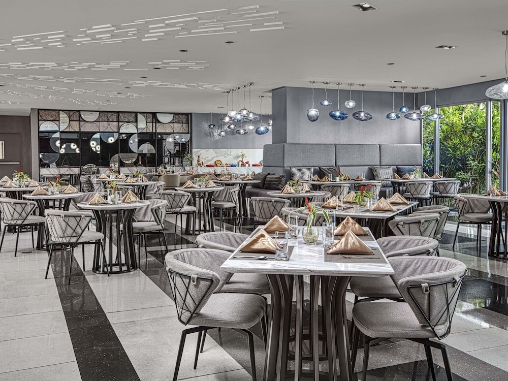 Novotel Suites Manila At Acqua 37/52