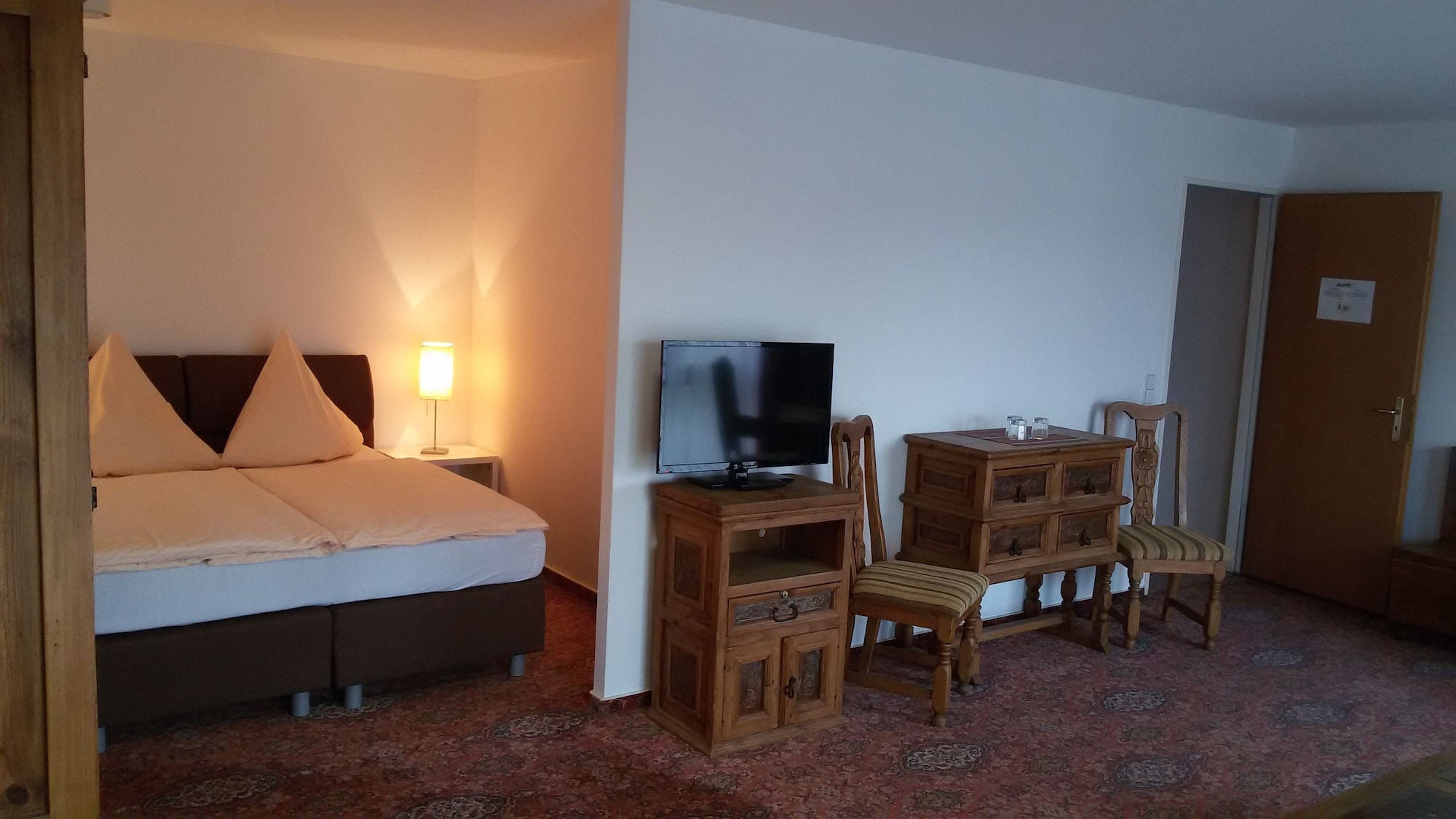 COMFORT, DOUBLE OR TWIN BED