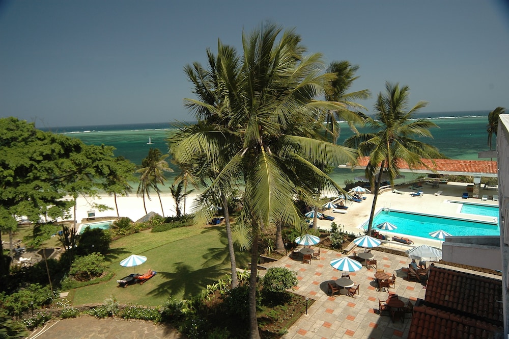 Mombasa Beach Hotel 26/39