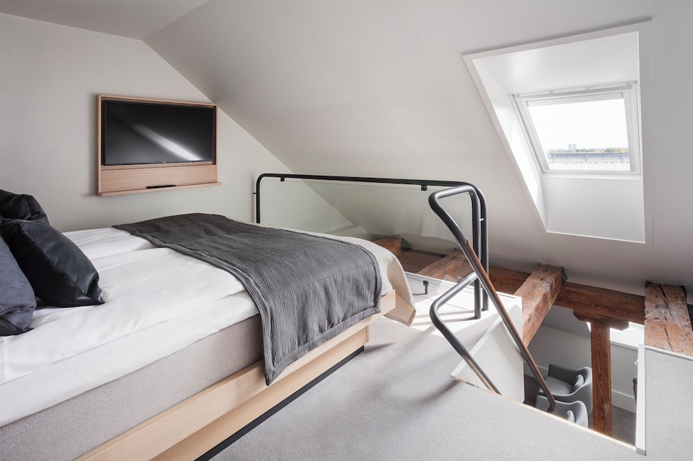 DUPLEX, LOFT