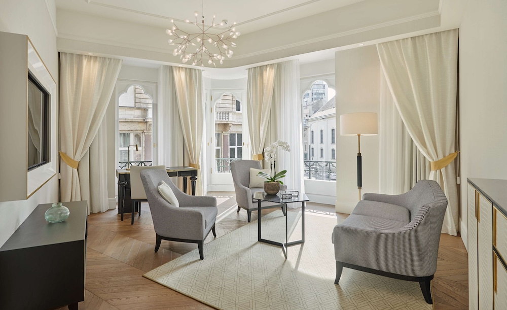 Parisi Udvar Budapest-Unbound Collection By Hyatt 33/50