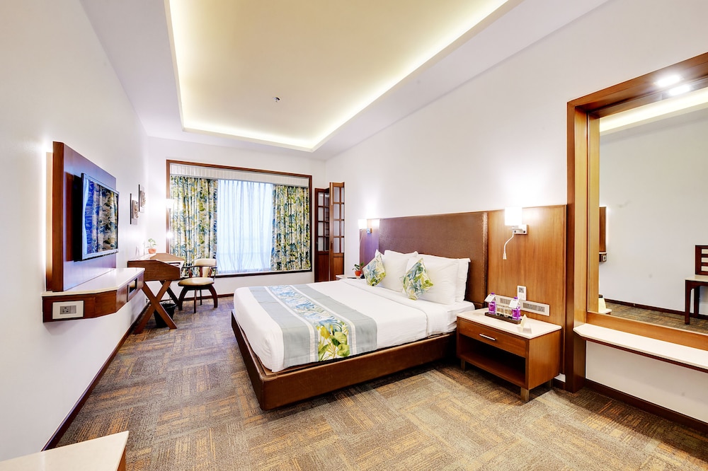 E Square the Fern Pune 7/50