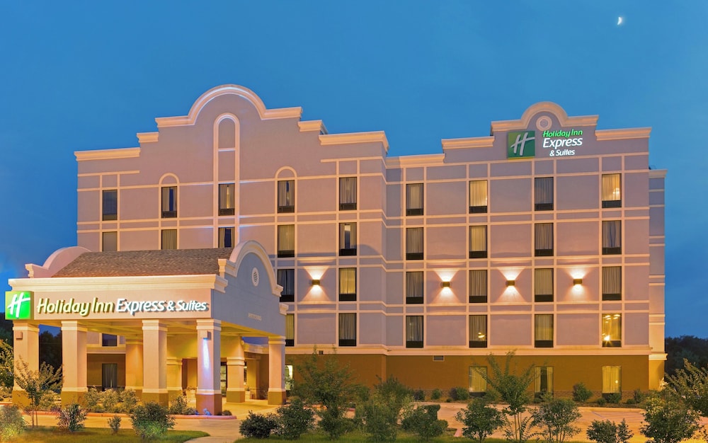 Holiday Inn Express Suites Greenwood 1/66