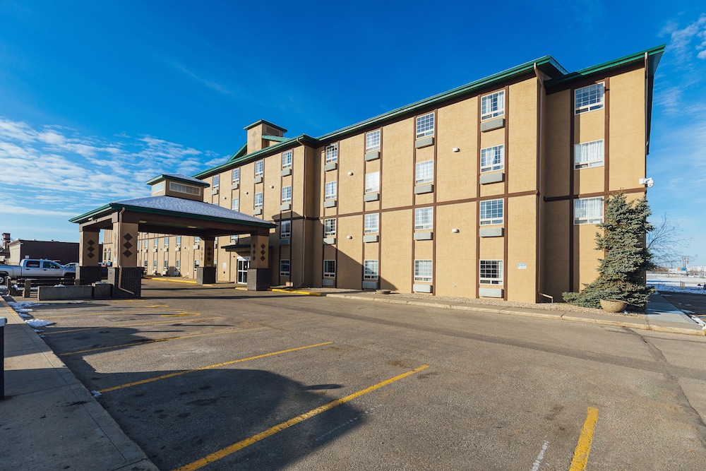 Service Plus Inn and Suites - Grande Prairie 1/62