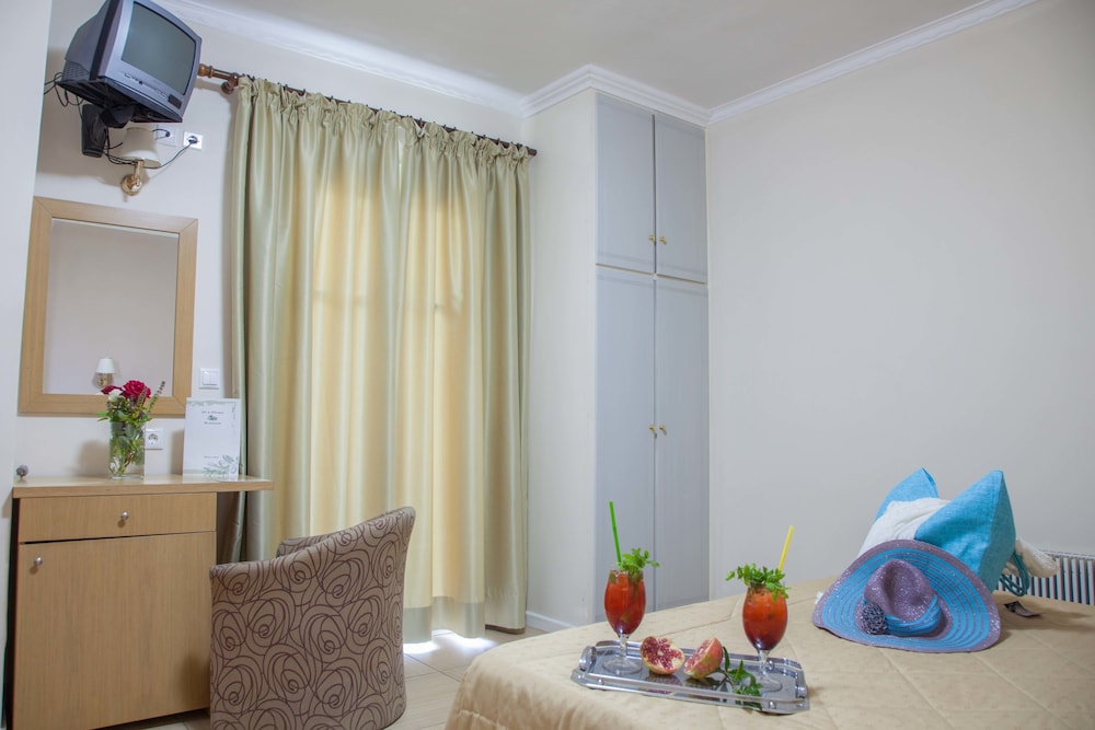 G. George Hotel 29/50