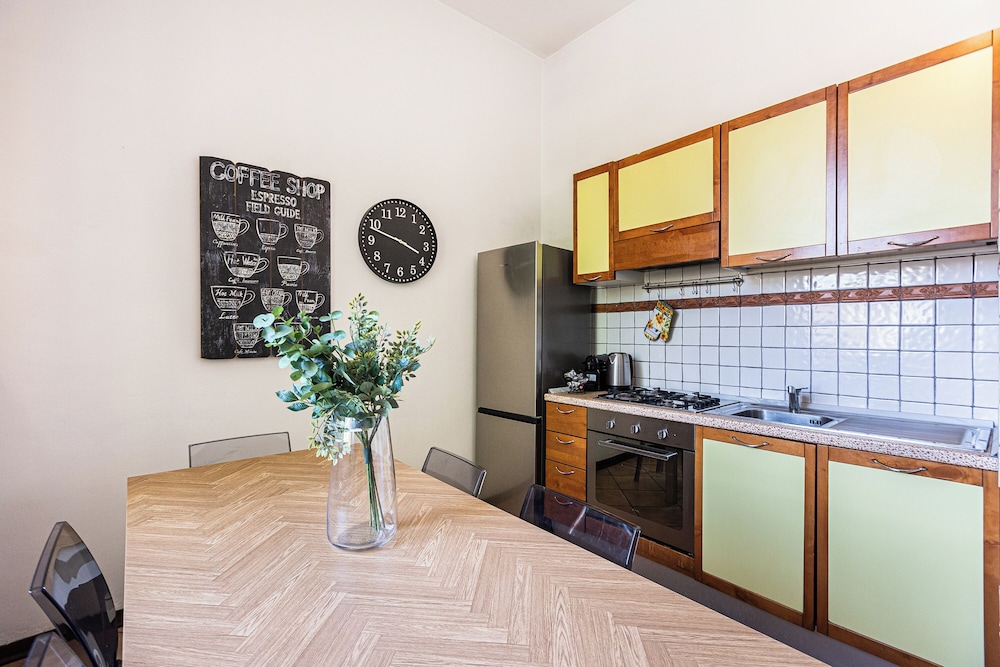 Rental In Rome Rosselli Palace Apartment 2 5/50