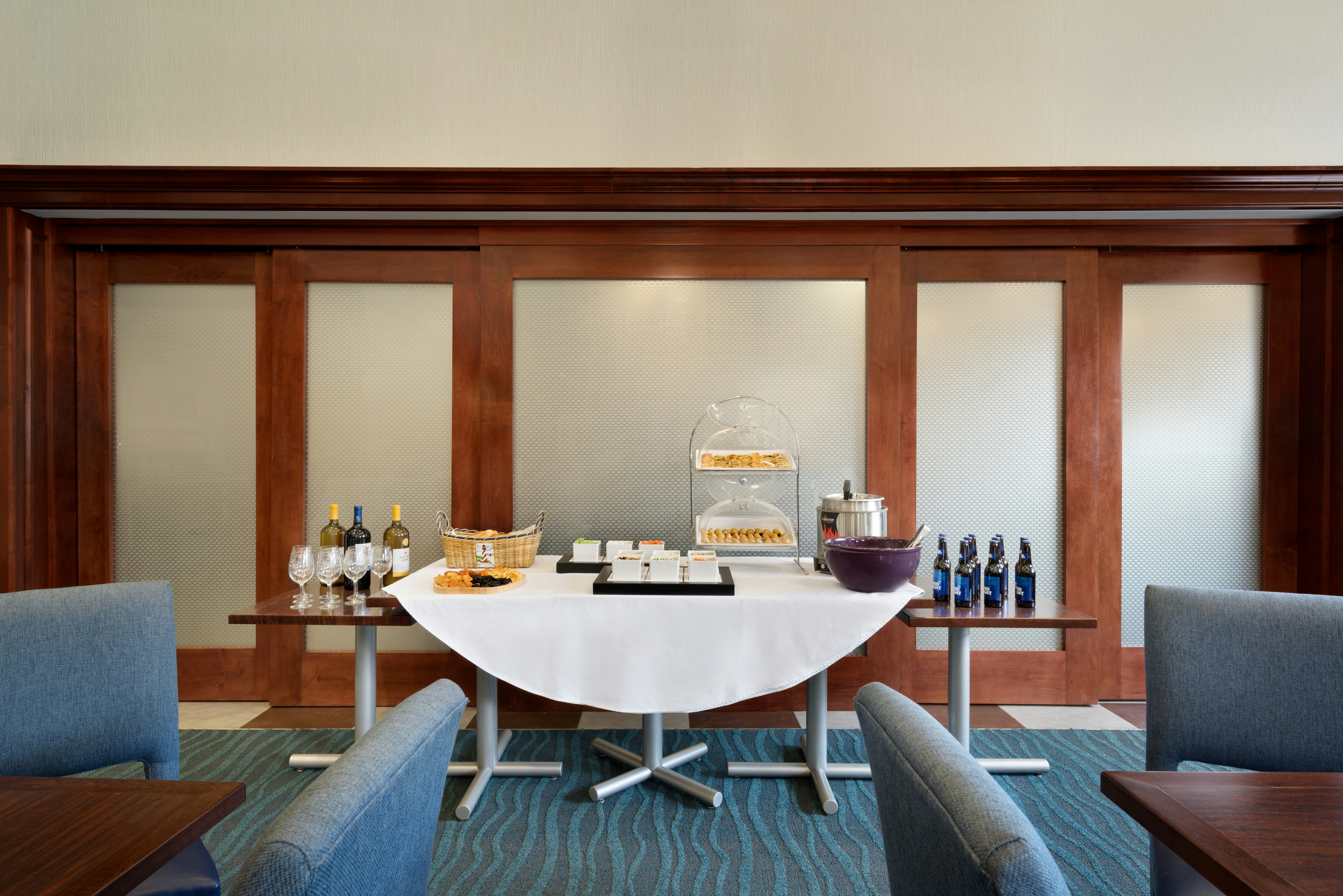Hampton Inn Suites By Hilton Newport Middletown 24/27