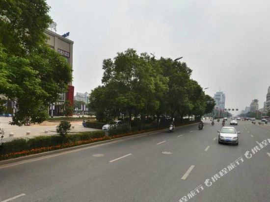 Huaqiao International Hotel 25/30