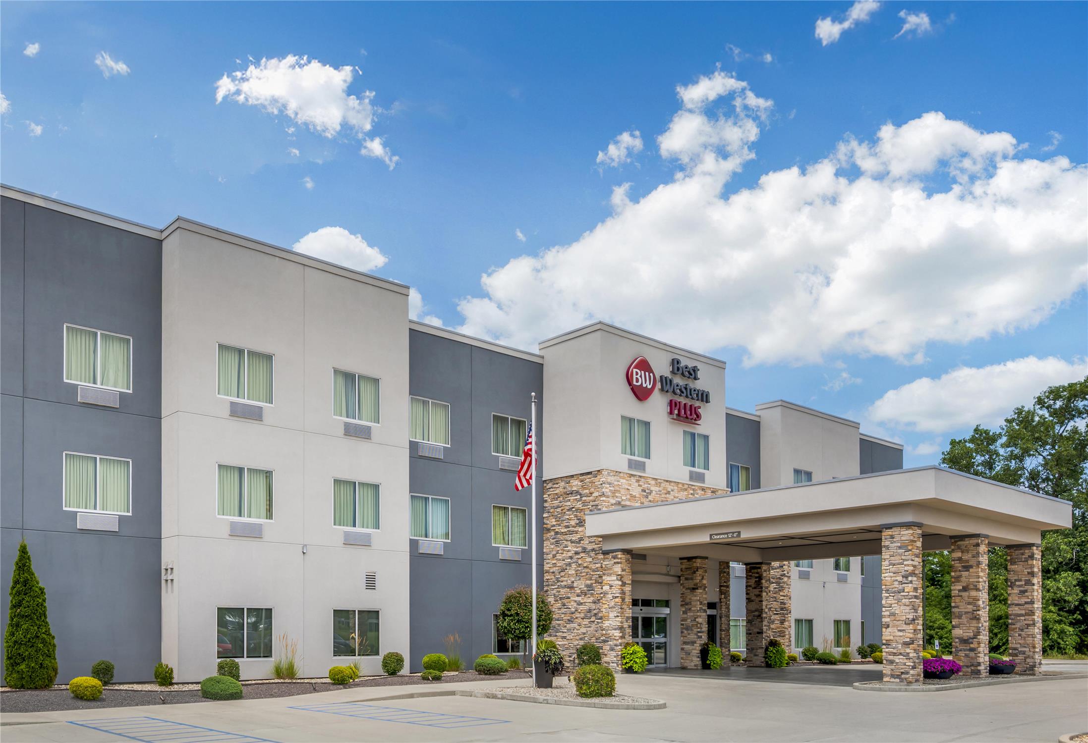 Best Western Plus Parkside Inn & Suites 5/39