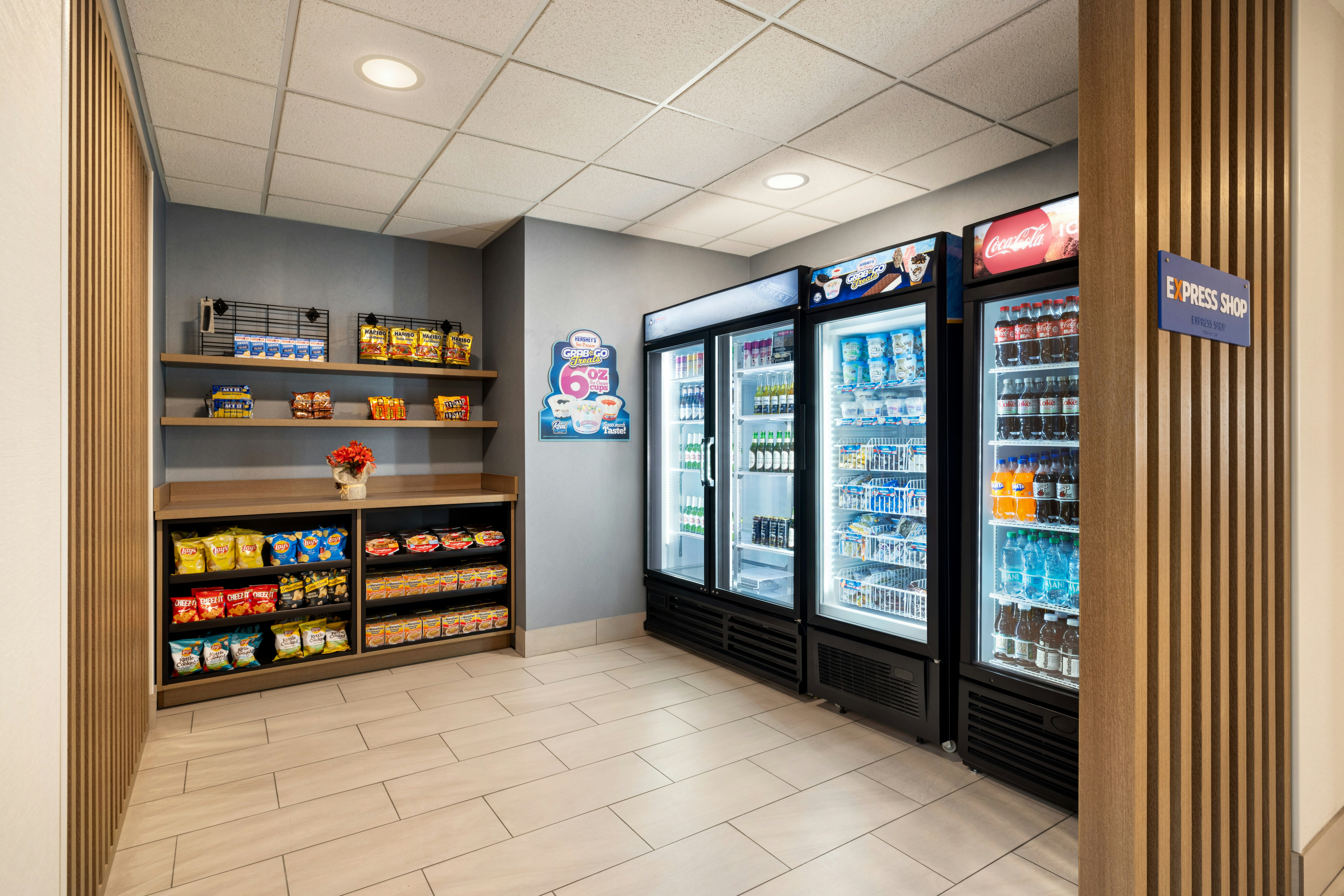 Holiday Inn Express Syracuse Airport 65/65