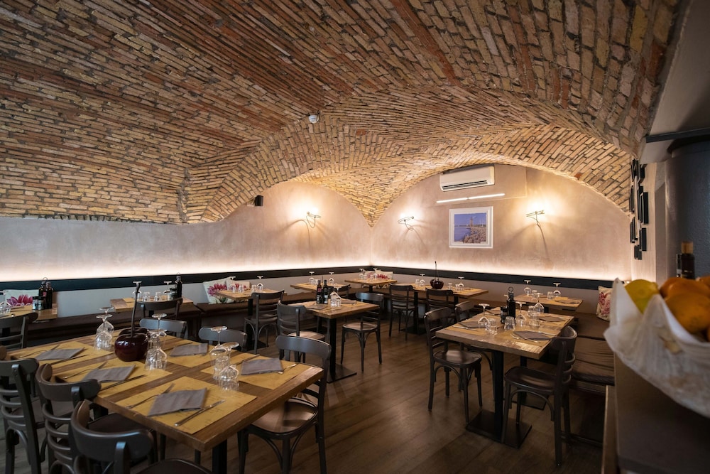 Alessi Hotel Trattoria 54/72