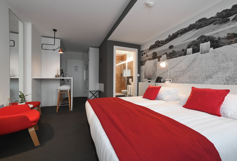 DELUXE, DOUBLE BED, KITCHENETTE