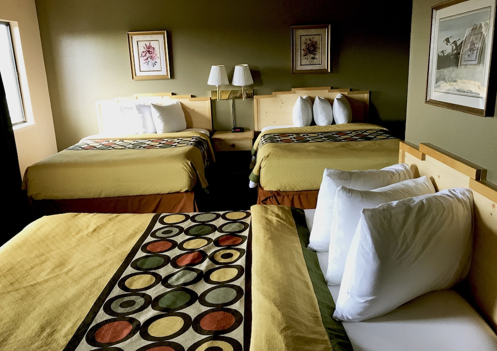 Super 8 by Wyndham Moscow / Pullman 20/39