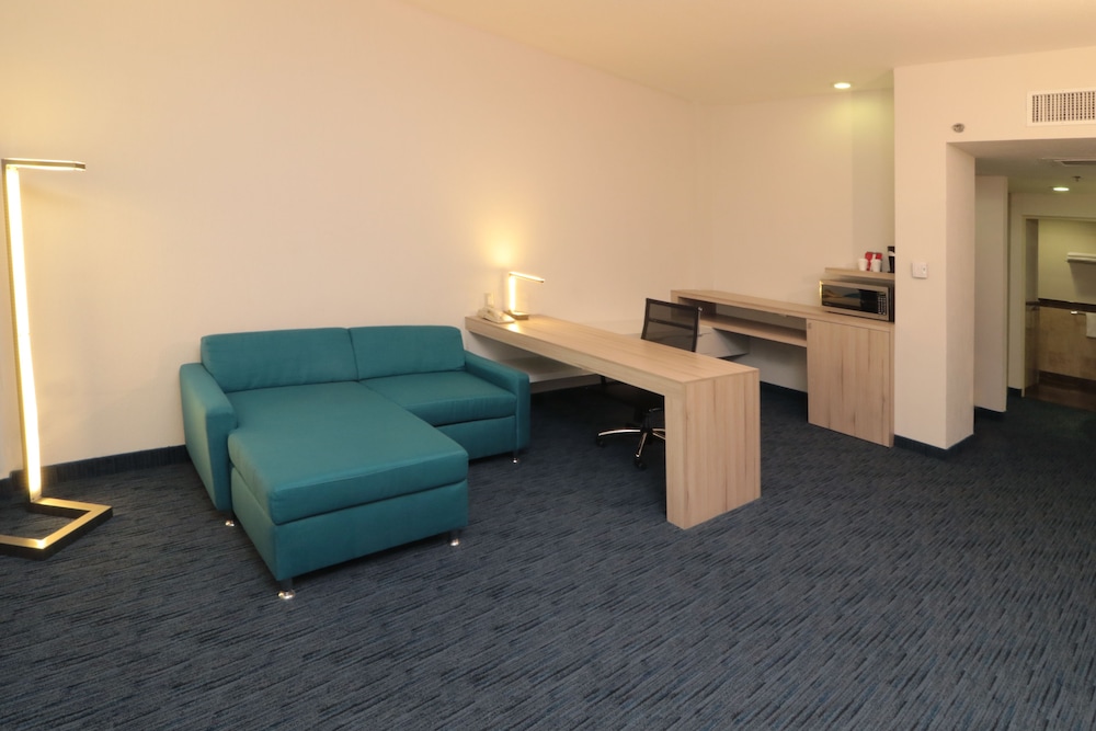 Holiday Inn Express San Luis Potosi 41/80