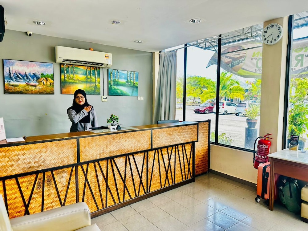 Baron Waterfront Hotel 12/42