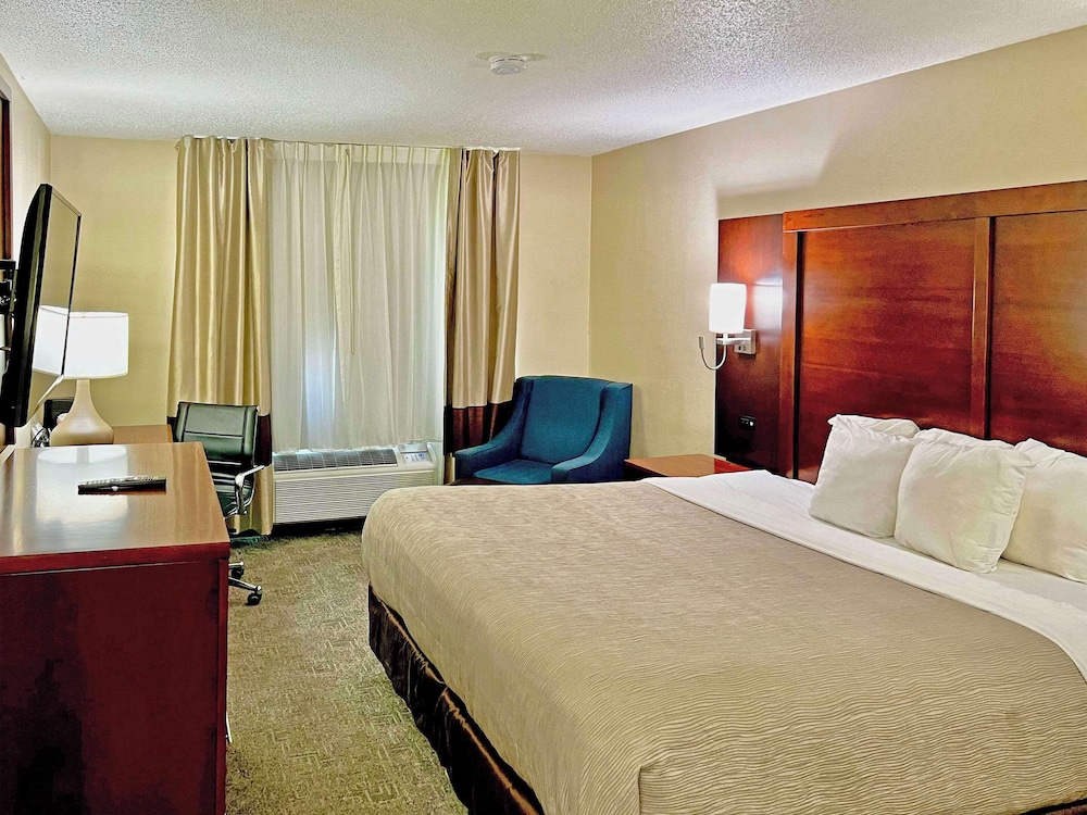 Quality Inn & Suites Green Bay - Ashwaubenon 20/50