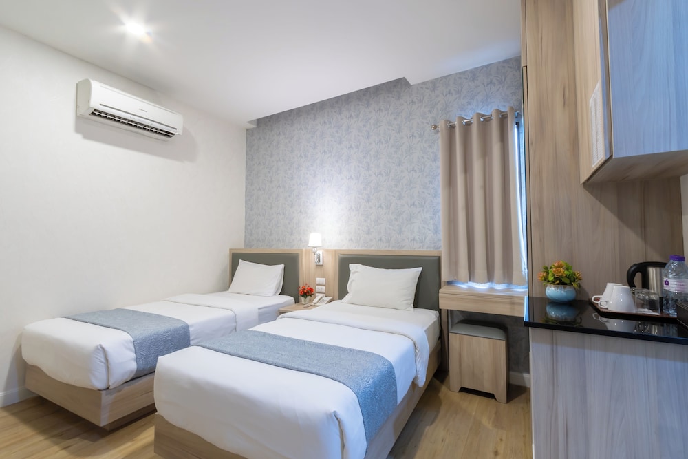 Leela Orchid Hotel 31/49