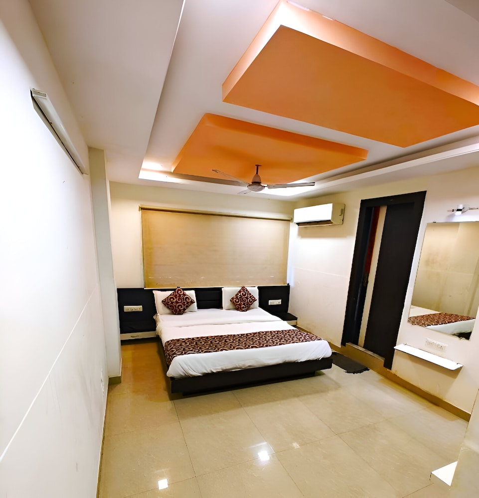 HOTEL SADHBHAV 9/49