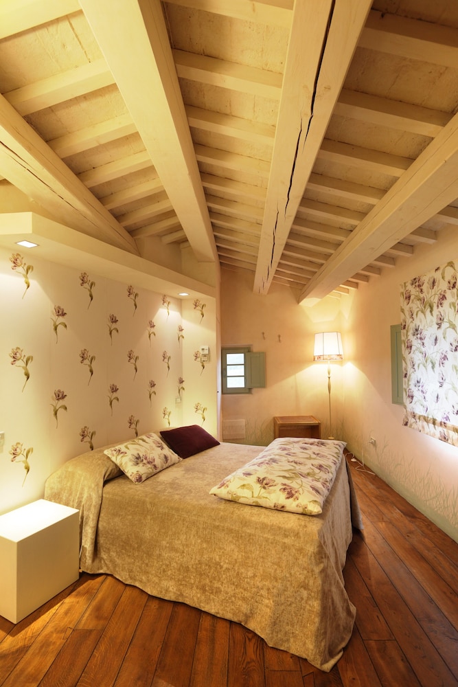 Urbino Resort 23/75