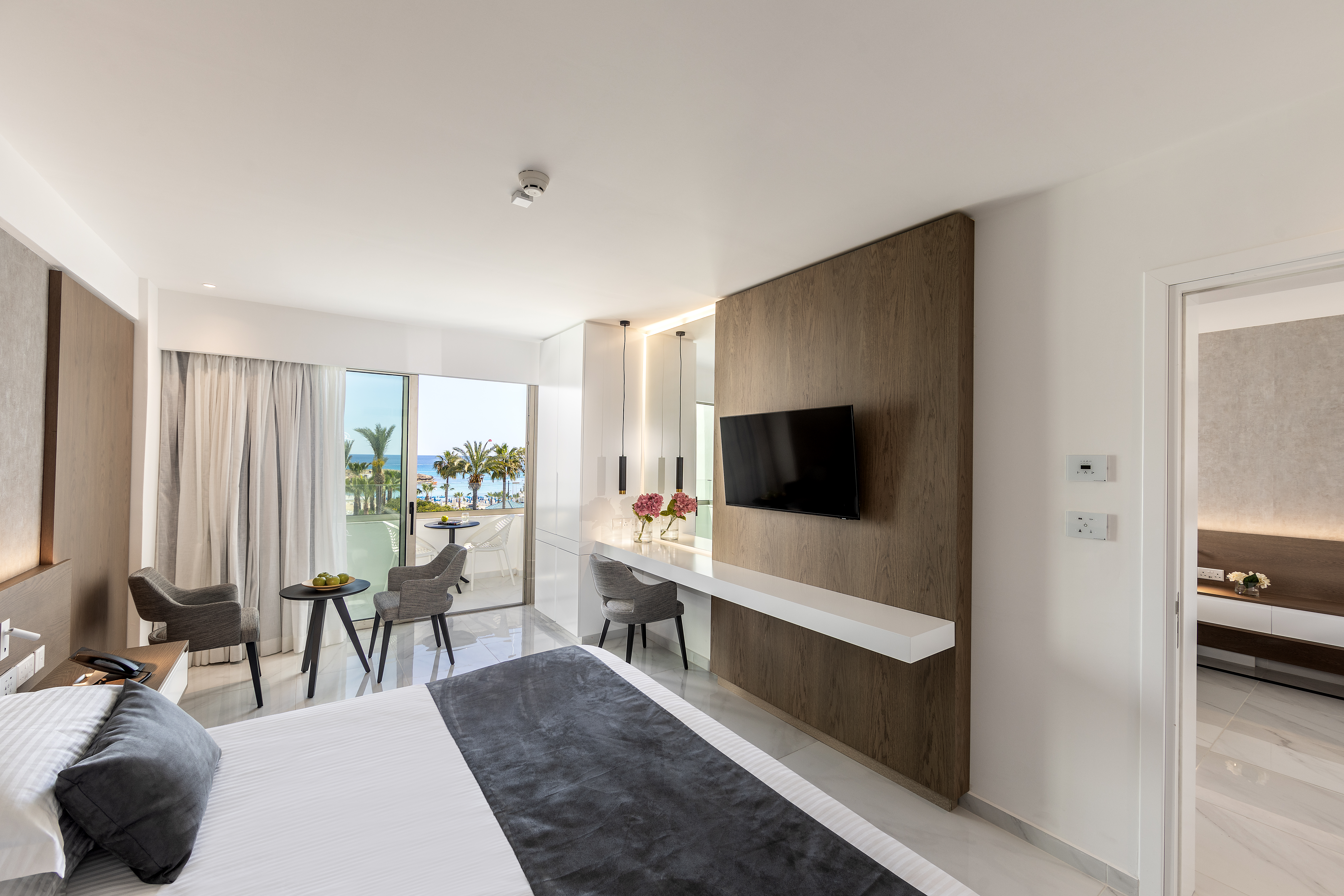 2 Bedrooms, Family, Lateral Side Sea View، Pavlo Napa Beach Hotel 4/9