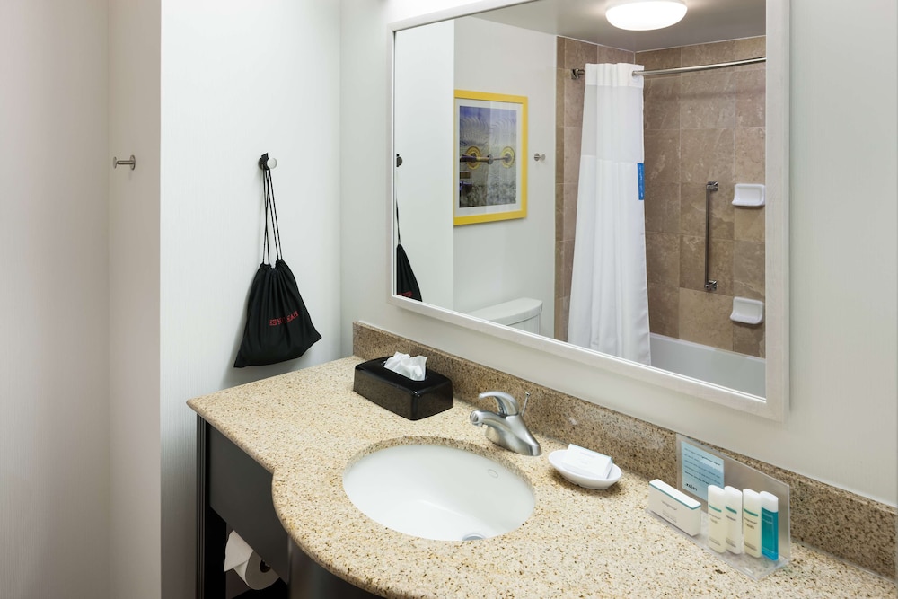 Hampton Inn And Suites Jackson 17/50
