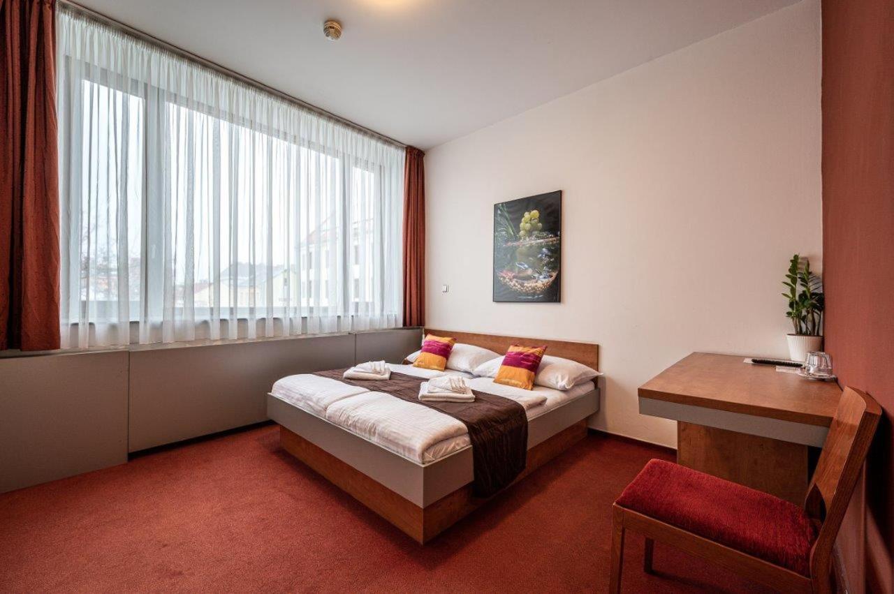 Hotel Ruby Blue 18/65