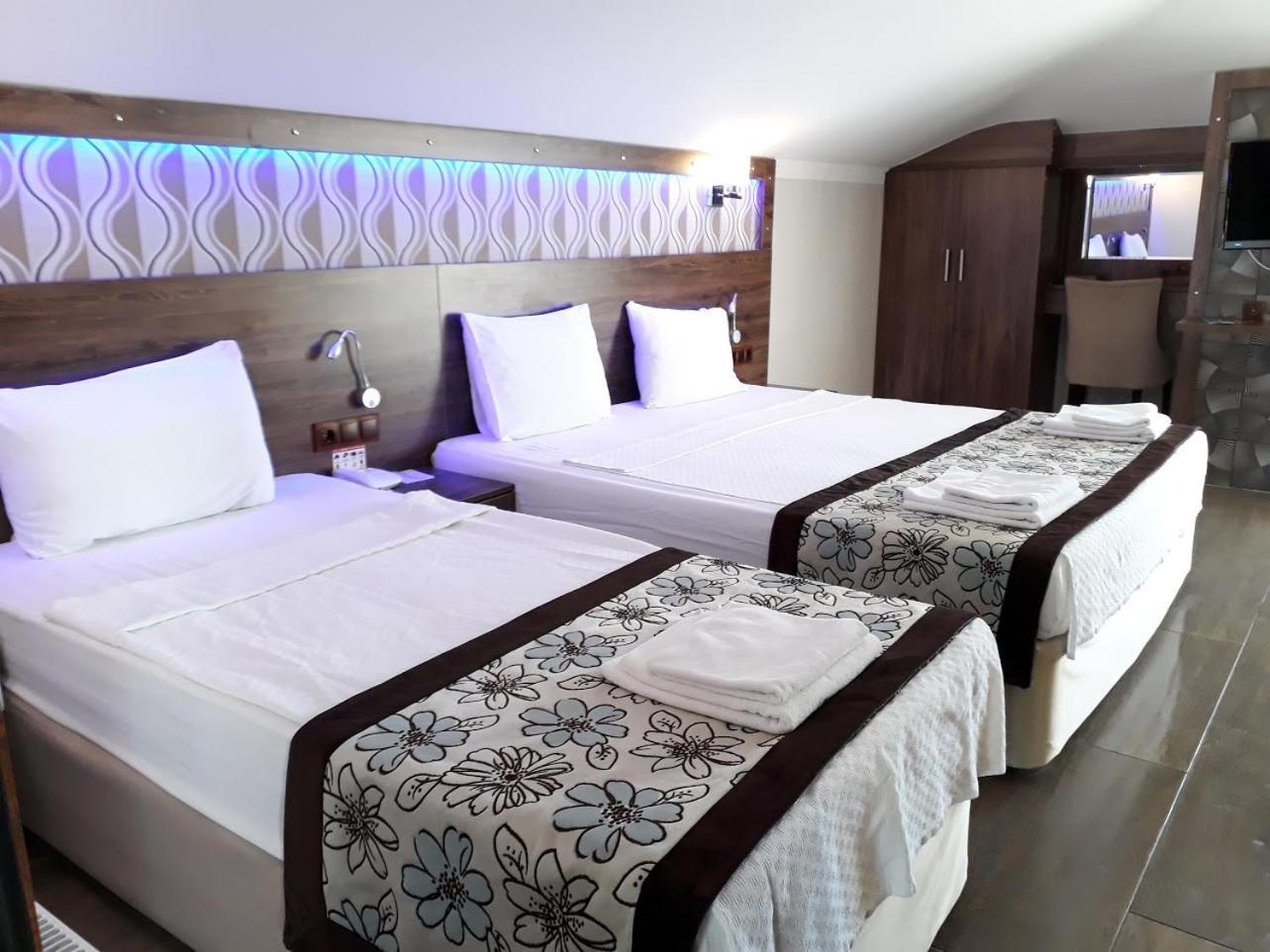 Room, Triple, Balcony