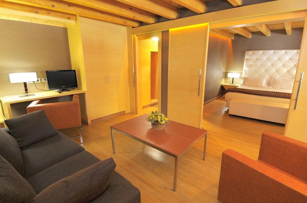 HOTEL CASA CORNEL 17/31