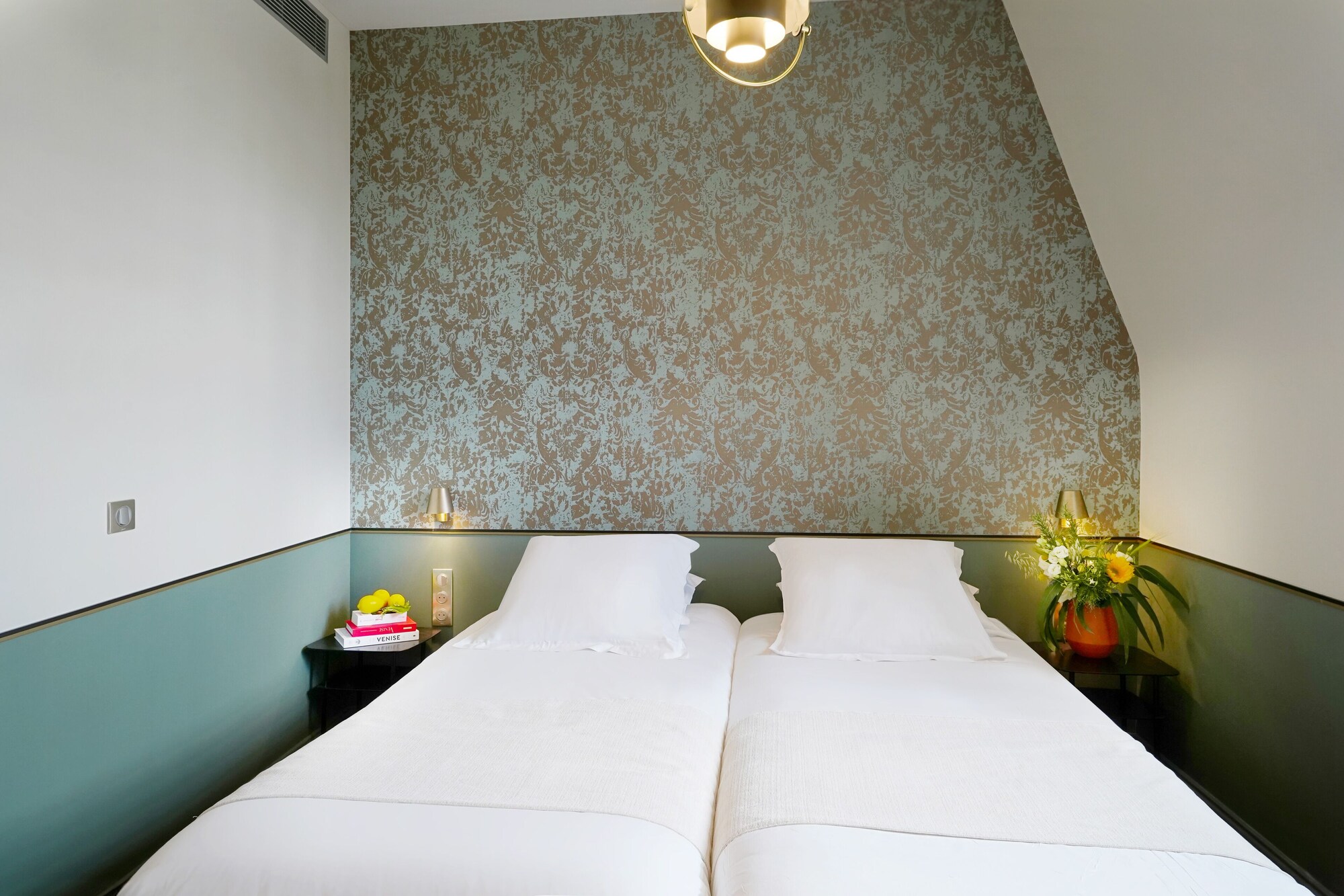 COMFORT, DOUBLE BED
