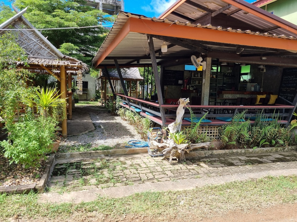 Riviera Boutique House 11/66