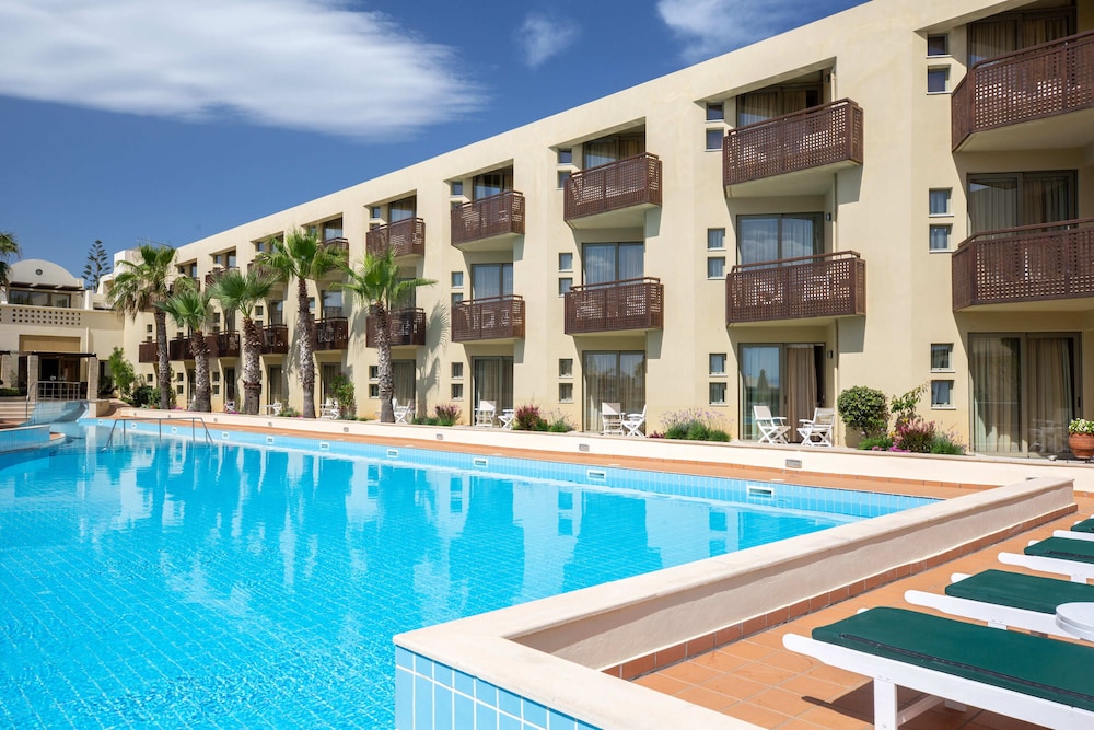 Giannoulis Santa Marina Plaza 1/50