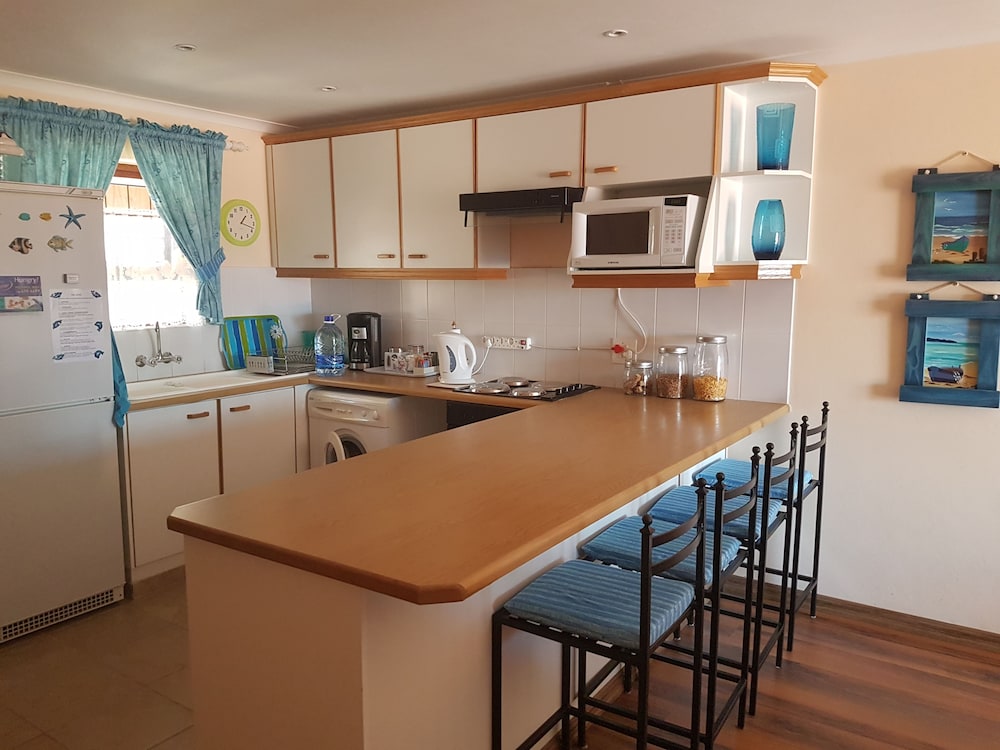 Aquamarine Guest House 55/73