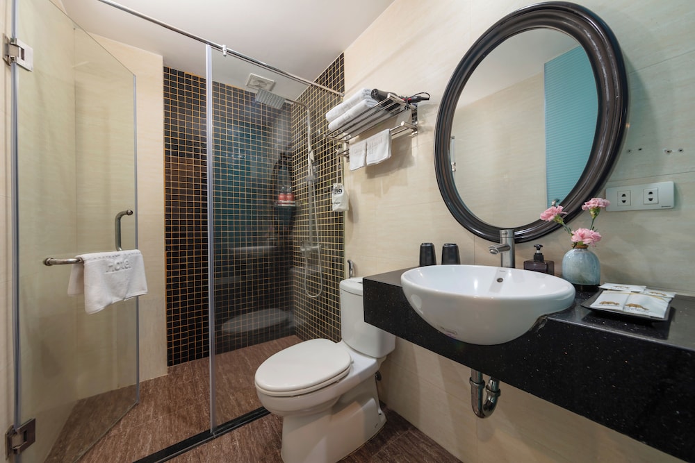 Omina Hanoi Hotel 50/50