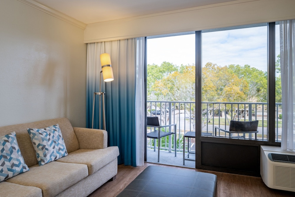 Courtyard By Marriott Naples 31/50