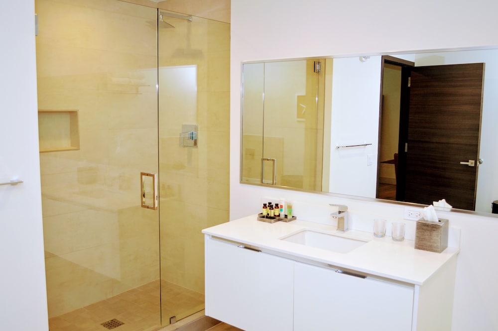 1 BEDROOM, EXCLUSIVE, SUITE, PARTIAL SEA VIEW