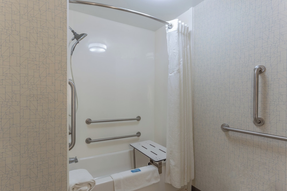 Holiday Inn Express Indianapolis Southeast 68/69