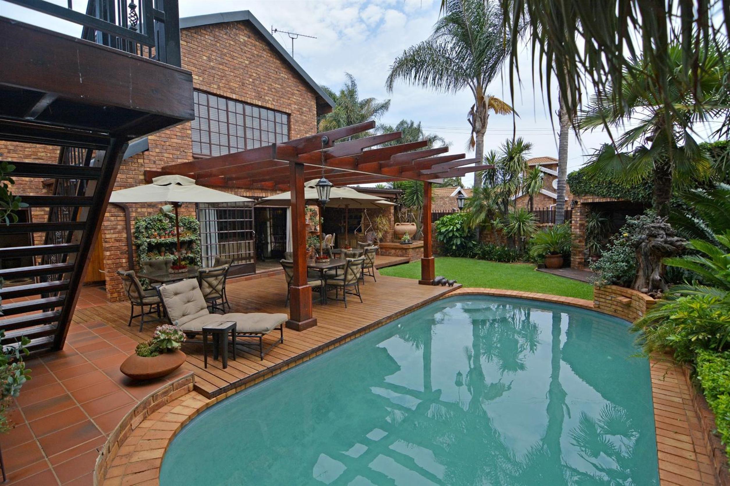 Africa House Guest House 19/23