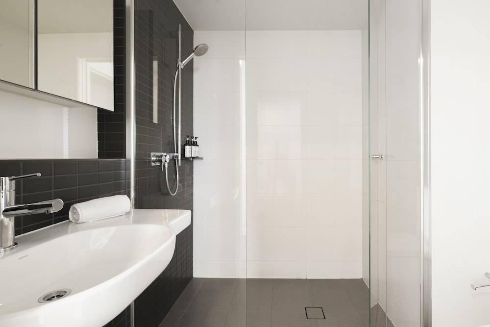 The Milton Brisbane 48/50
