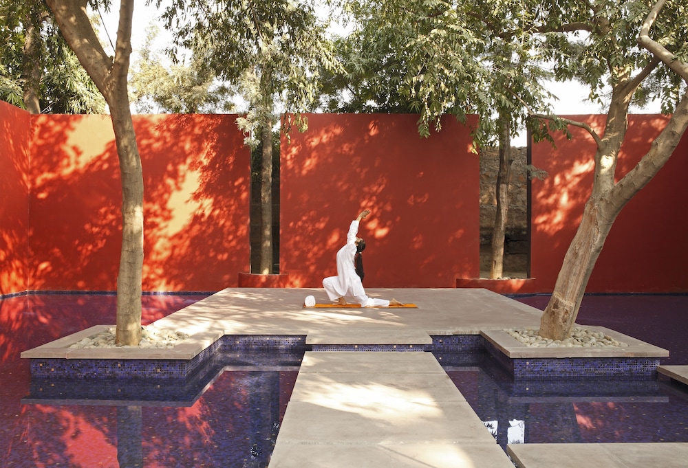 swimming pool spa
