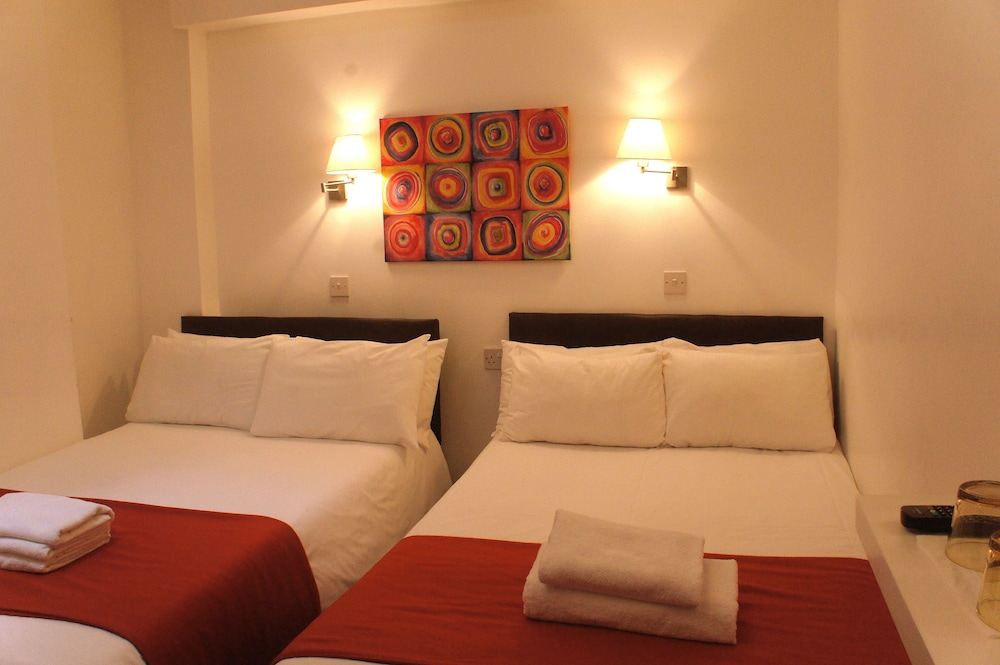 Plaza London Hotel 44/60